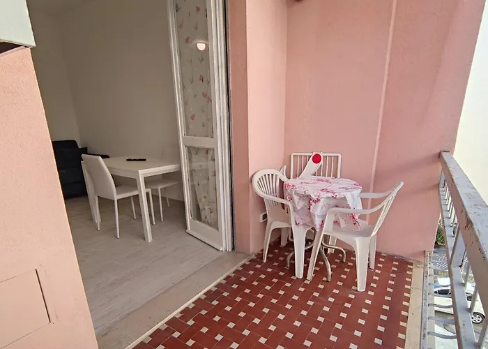 Oasi - By Ligooria Apartman